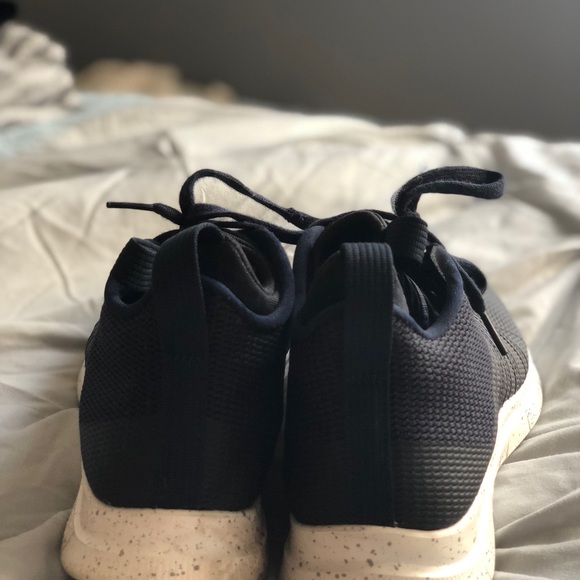 Nike Sneakers Size 7! - Picture 5 of 5